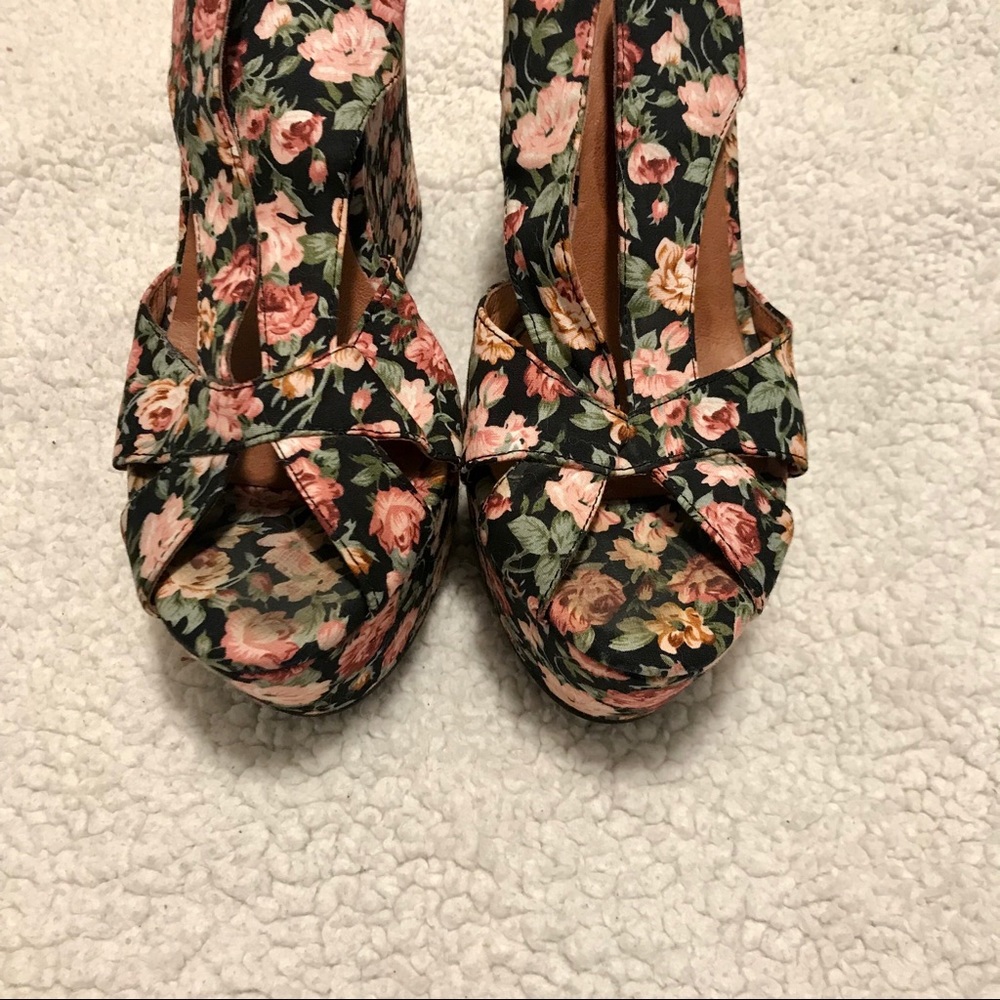 Jeffrey Campbell Mariel floral wedge sandal 🌸 - Picture 4 of 6